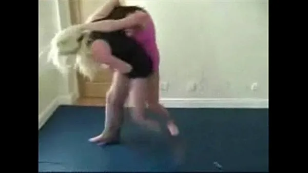 إجمالي Russian catfight girlfight indoor wrestling sexfight 001 مقاطع فيديو كبيرة