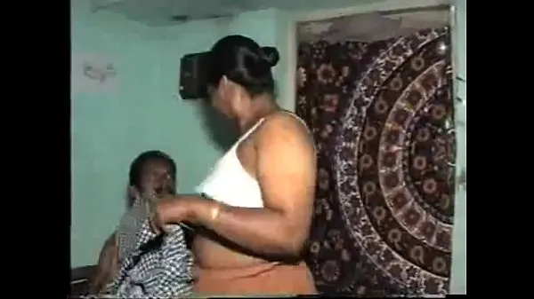 Veľký celkový počet videí: Mature Desi Aunty ki Chudai