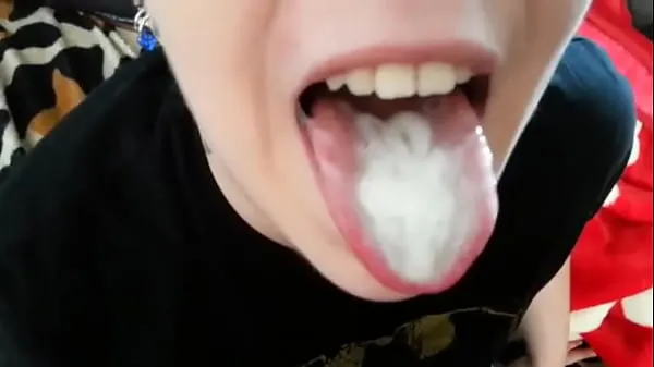 Tổng cộng Girlfriend takes all sperm in mouth video lớn
