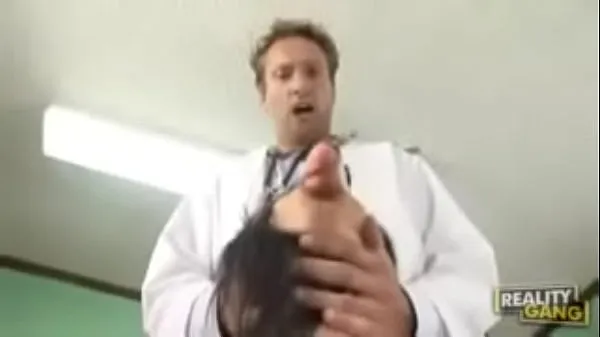 Bizarre doctor Total Video yang besar