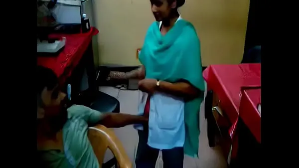 Μεγάλα hospital technician fingered lady nurse συνολικά βίντεο