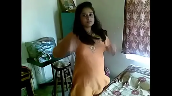 Veľký celkový počet videí: Young Indian Bhabhi in bed with her Office Colleague