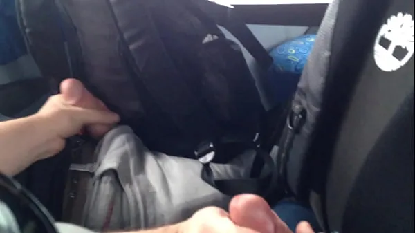 Veľký celkový počet videí: jacking between males on the bus