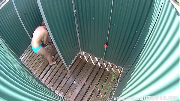 Stora Chubby Girl Caught in Public Shower videor totalt
