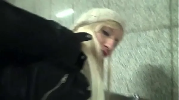 بڑے Fucking at the subway station: it ends up in her ass and in her leather jacket کل ویڈیوز
