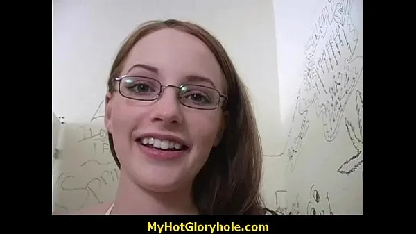 合計 Horny girl sucking her first big white cock anonymously 29 件の大きな動画