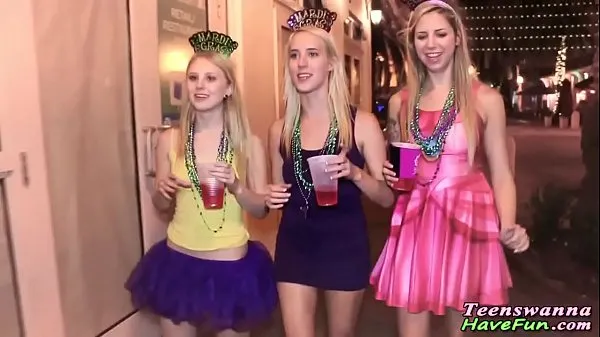 Velká videa (celkem Party teens facialized)