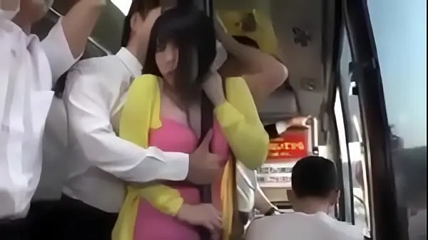 Grote young jap is seduced by old man in bus video's in totaal
