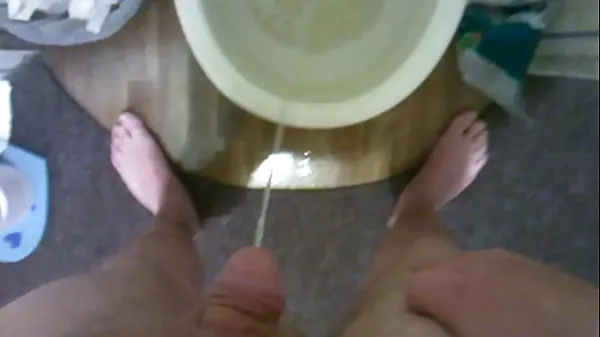 Büyük My very first pissing video ever toplam Video