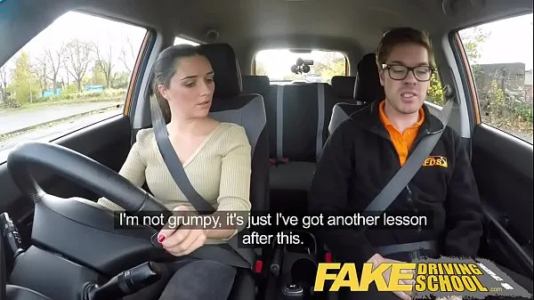 Összesen nagy Fake Driving School little English teen gets fucked after her lesson videó