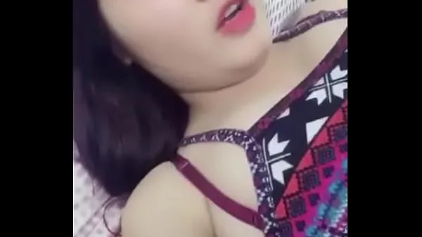 Grote Nguyen Thi Linh video's in totaal
