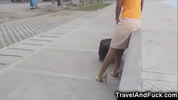 Velikih Traveler Fucks a Filipina Flight Attendant skupaj videoposnetkov