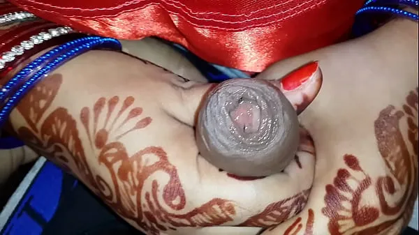 Velká videa (celkem Sexy delhi wife showing nipple and rubing hubby dick)