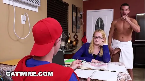 Összesen nagy GAYWIRE - Step Dad Helps His step Son Study, Gets Caught By step Mom videó