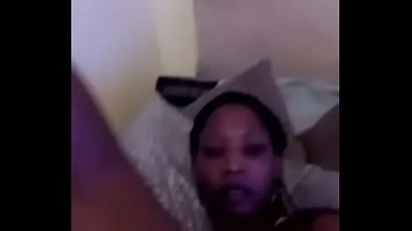 Duża South African Ebony fat pussy playing with her self suma filmów