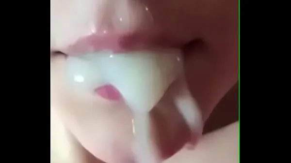 Grote ending in my friend's mouth, she likes mecos video's in totaal