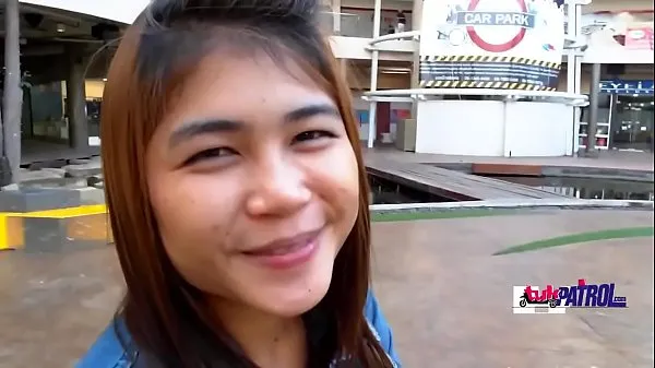 Smiling Thai babe gets foreign penis Total Video yang besar