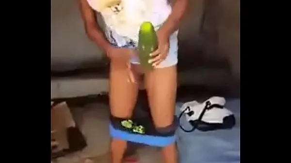 he gets a cucumber for $ 100 Total Video yang besar