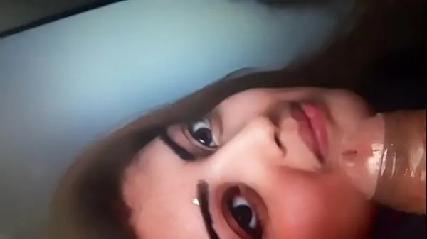 Veľký celkový počet videí: Cum tribute to sexy Pranitha