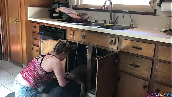 Μεγάλα lucky plumber fucked by teen - Erin Electra συνολικά βίντεο