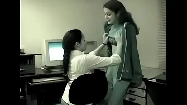 Two young Indian Lesbians have fun in the office Total Video yang besar