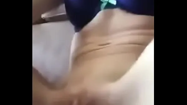 Grandi Young girl masturbating with vibrator video totali