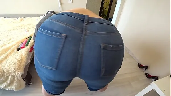 إجمالي Thick lesbian with big ass in tight jeans loves when a girlfriend fucks her hairy pussy مقاطع فيديو كبيرة