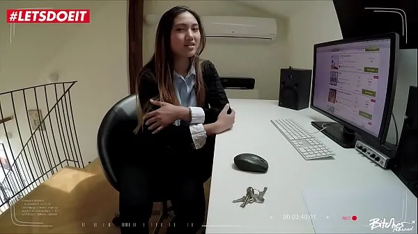 Összesen nagy Thai Tourist gets her Tight Pussy Fucked - May Thai videó