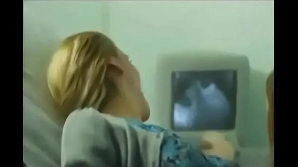 Duża Doctor taking advantage of the patient suma filmów