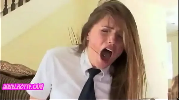 Veľký celkový počet videí: Beautiful Brunette Catholic Chick Fucked by Her Buddy While Ditching Class