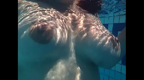 Duża Swimming naked at a pool suma filmów
