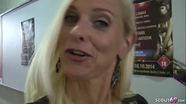 Grande Mãe alemã - Amadora alemã Dirty-Tina no encontro de usuários AO com meninos total de vídeos