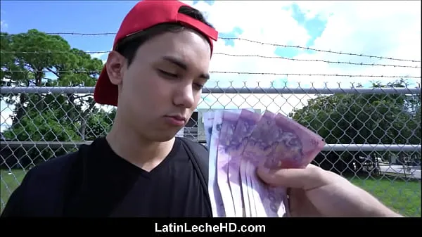 بڑے Amateur Virgin Latino Boy In Red Baseball Cap Paid To Fuck Stranger He Met On Streets POV کل ویڈیوز