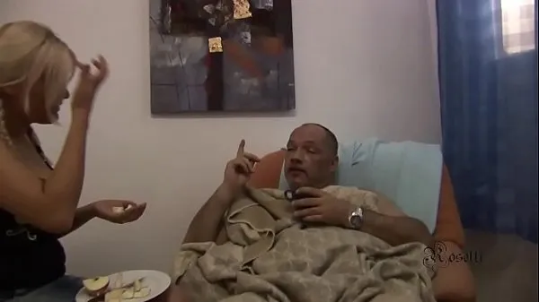 Velikih Grandpa in the Gewixxt retirement home skupaj videoposnetkov