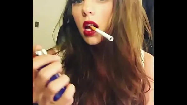 बड़े Hot girl with sexy red lips कुल वीडियो