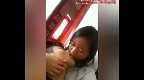 Összesen nagy Indonesian Teen Kiss videó