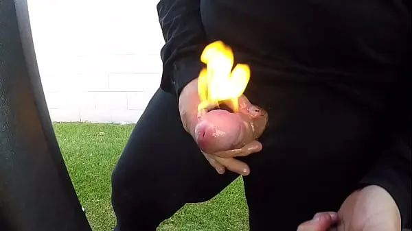 Veľký celkový počet videí: Jacking with cock on fire-1