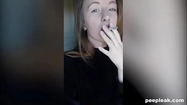 Große Ein Masturbation Selfie beim Haben eines Rauches nehmen Videos insgesamt