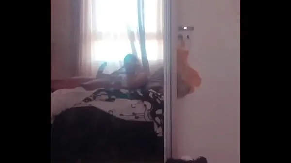 Grote Straight Roludo waking up with a hard cock - His Instagram is video's in totaal