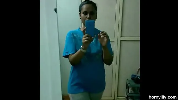 Duża Indian Girl Changing Her Sports Wear After Gym Homemade suma filmów
