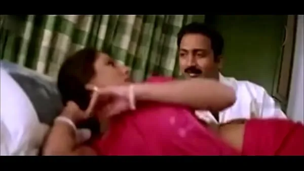 Velká videa (celkem indian mallu girl showing boobs aunty cleavage chut ungli pussy bhabhi cleavage boobs big)