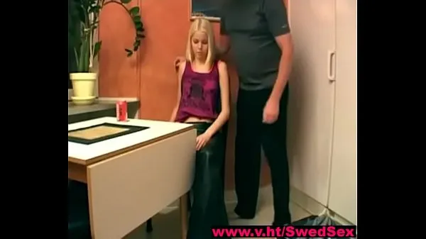 إجمالي Beautiful young blonde gets fucked and cums (in Swedish), continued here مقاطع فيديو كبيرة