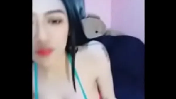 Μεγάλα Big tits girl live, take off, show off the nipples beautifully συνολικά βίντεο