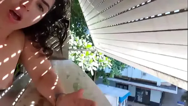 Tổng cộng Crazy girl giving my little holes in the window for all the hot neighbors want to fuck me too video lớn