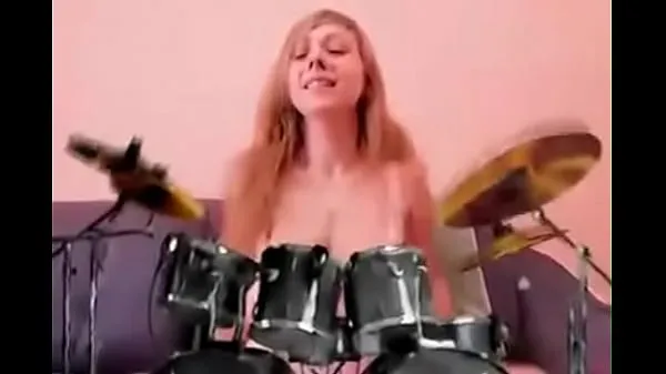 Veľký celkový počet videí: Drums Porn, what's her name