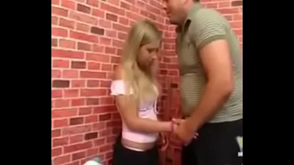Velká videa (celkem perverted stepdad punishes his stepdaughter)