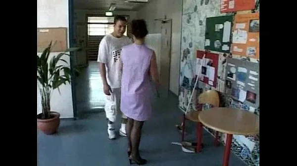 बड़े German Cleaning Woman get fucked by young guy कुल वीडियो