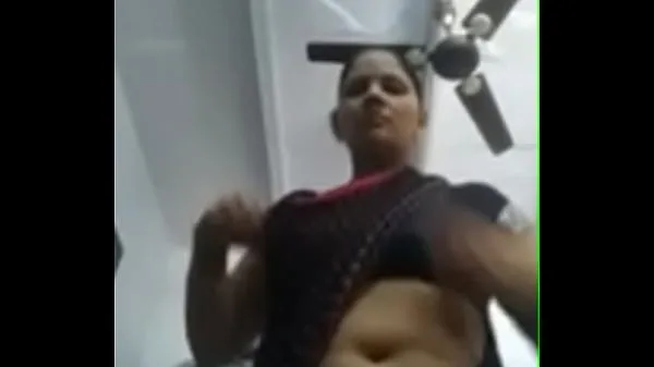 Összesen nagy Married sourashtra aunty showing to his ex lover videó