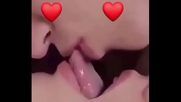 大 Follow me on Instagram ( ) for more videos. Hot couple kissing hard smooching 总共 影片