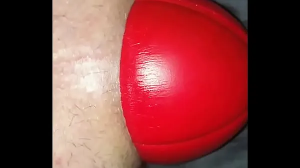 大 Huge 12 cm wide Football in my Stretched Ass, watch it slide out up close 总共 影片